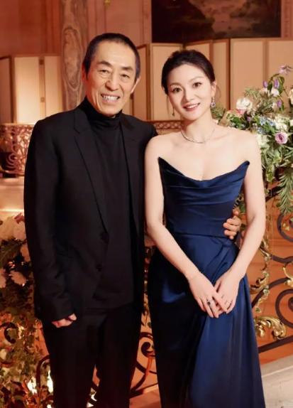 1999年，18岁的陈婷正在上课时，突然感觉一阵恶心呕吐，同桌问她：“你怎么啦？