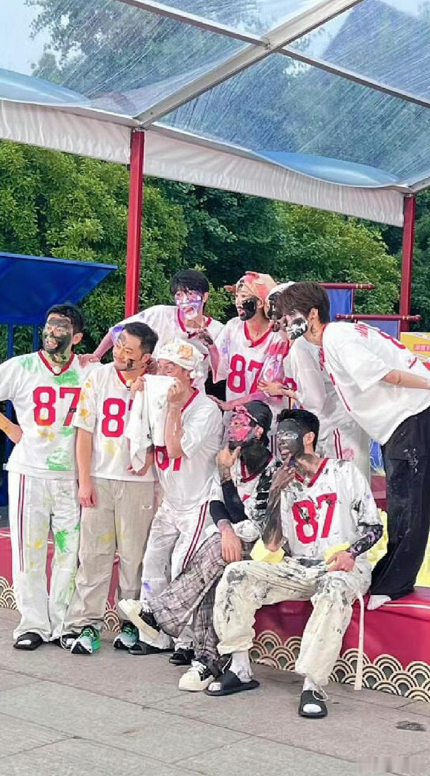 #奔跑吧全员花脸猫大合照#奔跑吧最新路透🈶，全员花脸猫大合照，王鹤棣范丞丞真不