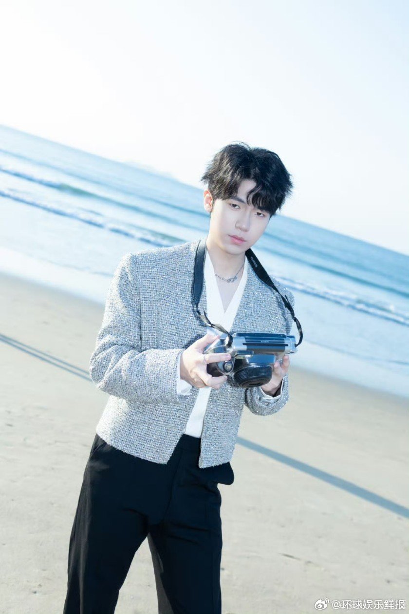 花海直播晒与粉丝聊天记录花海自曝私联粉丝 花海真的是没招了吧，累了，别欺负这个耶