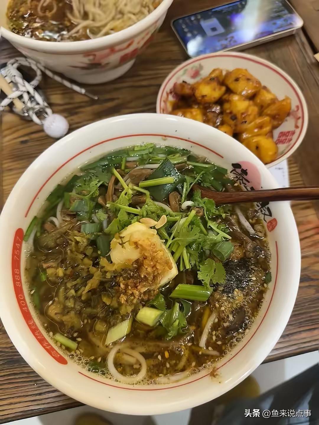 上周日，我又跟我前妻睡了一觉。说出来挺没劲的。
不是故意的。至少我是这么觉得。