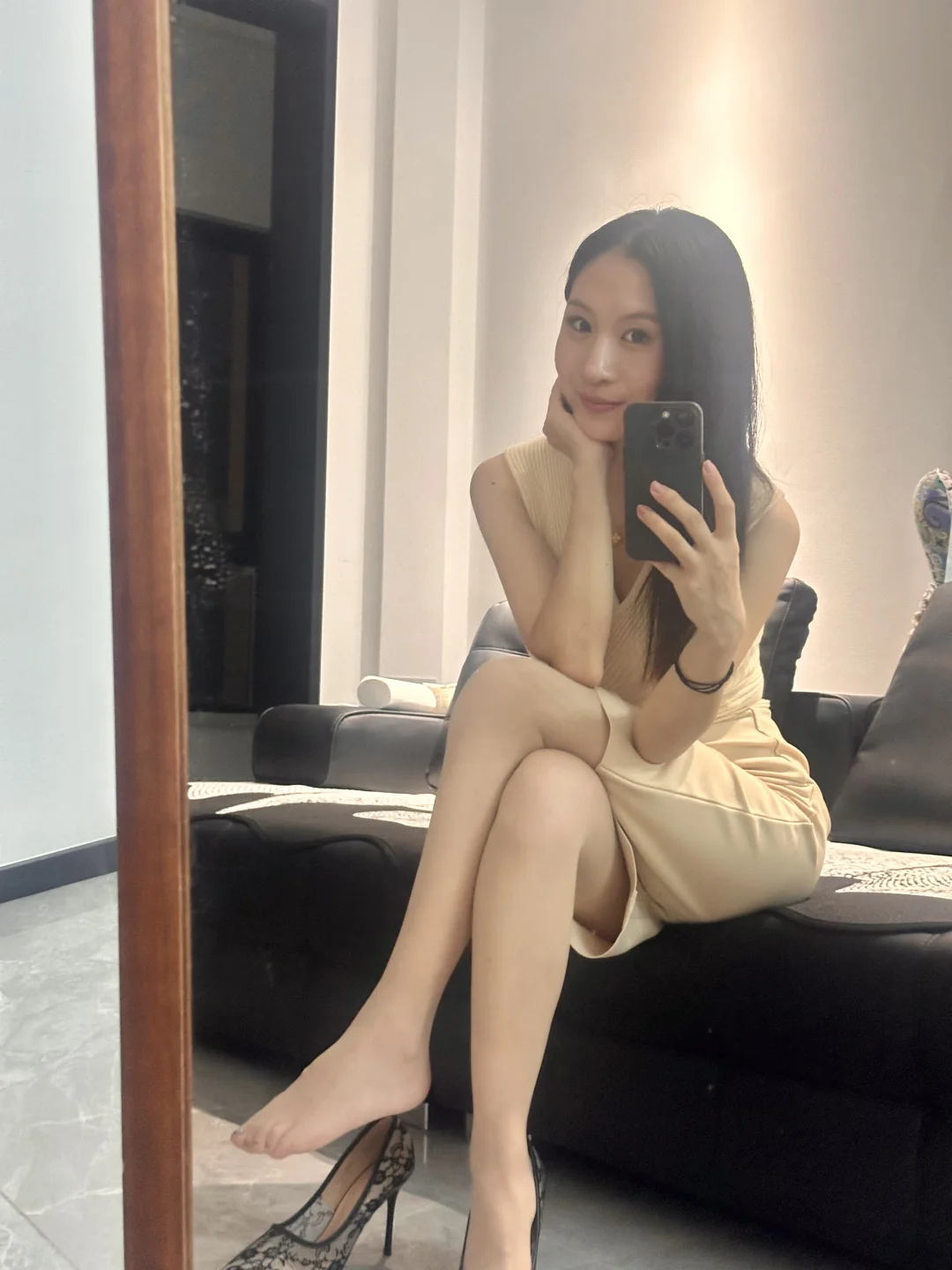 应该是媚而不俗吧