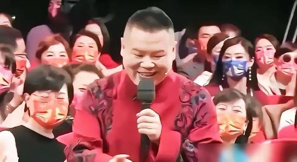 朋友：小岳岳，听说你今年不上央视春晚了？是真的吗？

岳云鹏：是啊，我跟导演组也