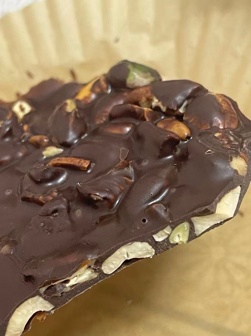 给大家几款超适合女生吃的坚果！京东坚果年礼5折亲测好吃还补营养，记着只吃原味、每