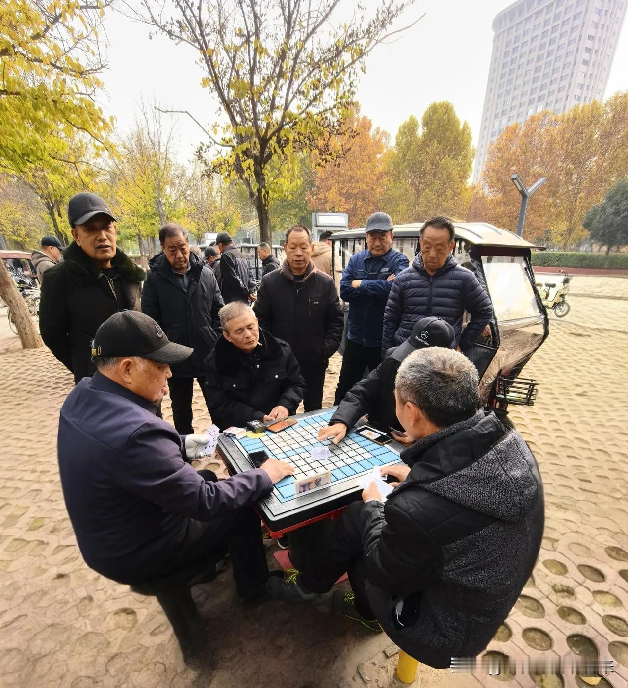 KPI考核不无裨益！打牌让人上瘾的原因是他每局都可以进行激励兑现。所以就有人憋屎