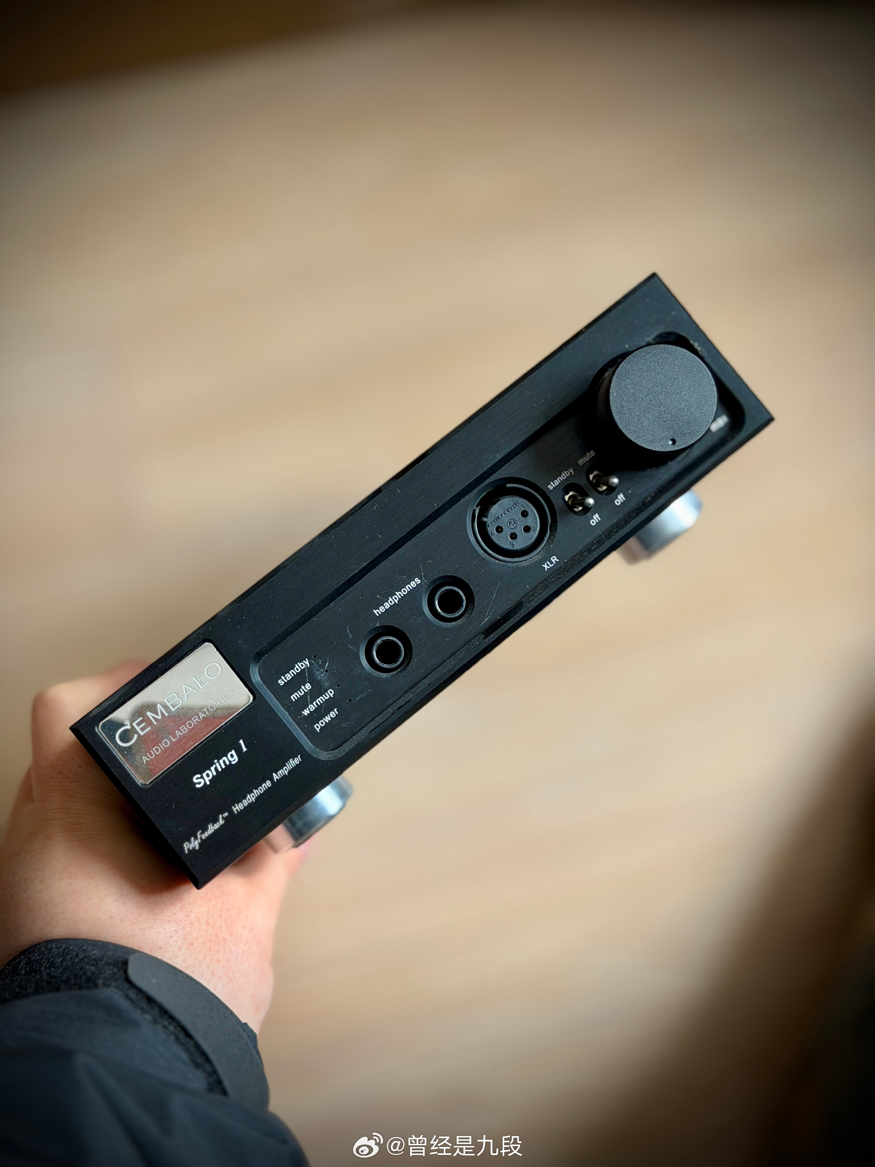 认识这台耳放的都是老烧，她叫春……真的是春耳机发烧友