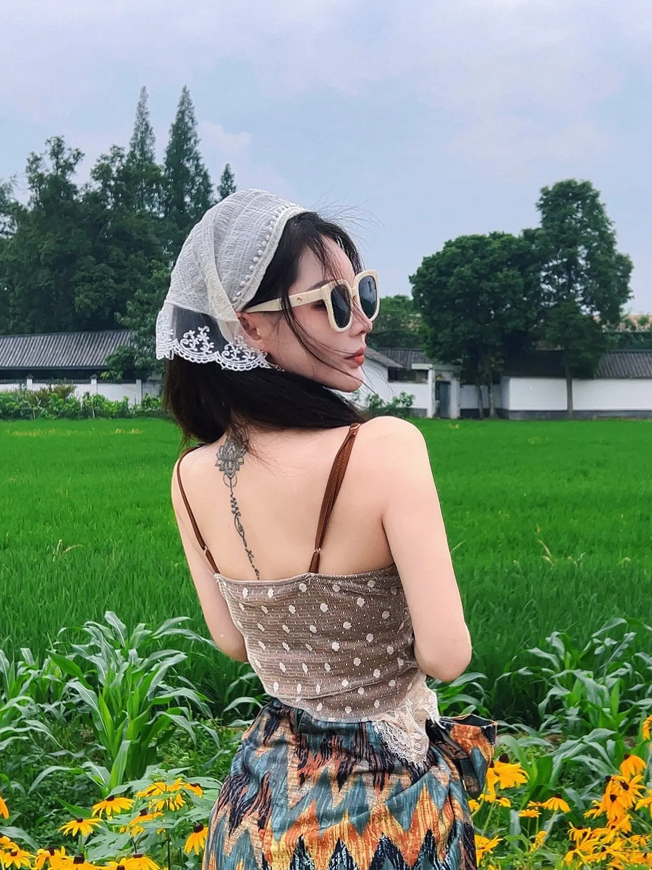 不浪费今天的快乐，不预支明天的烦恼，接纳生活的全部，渡生活的难，谢时光...