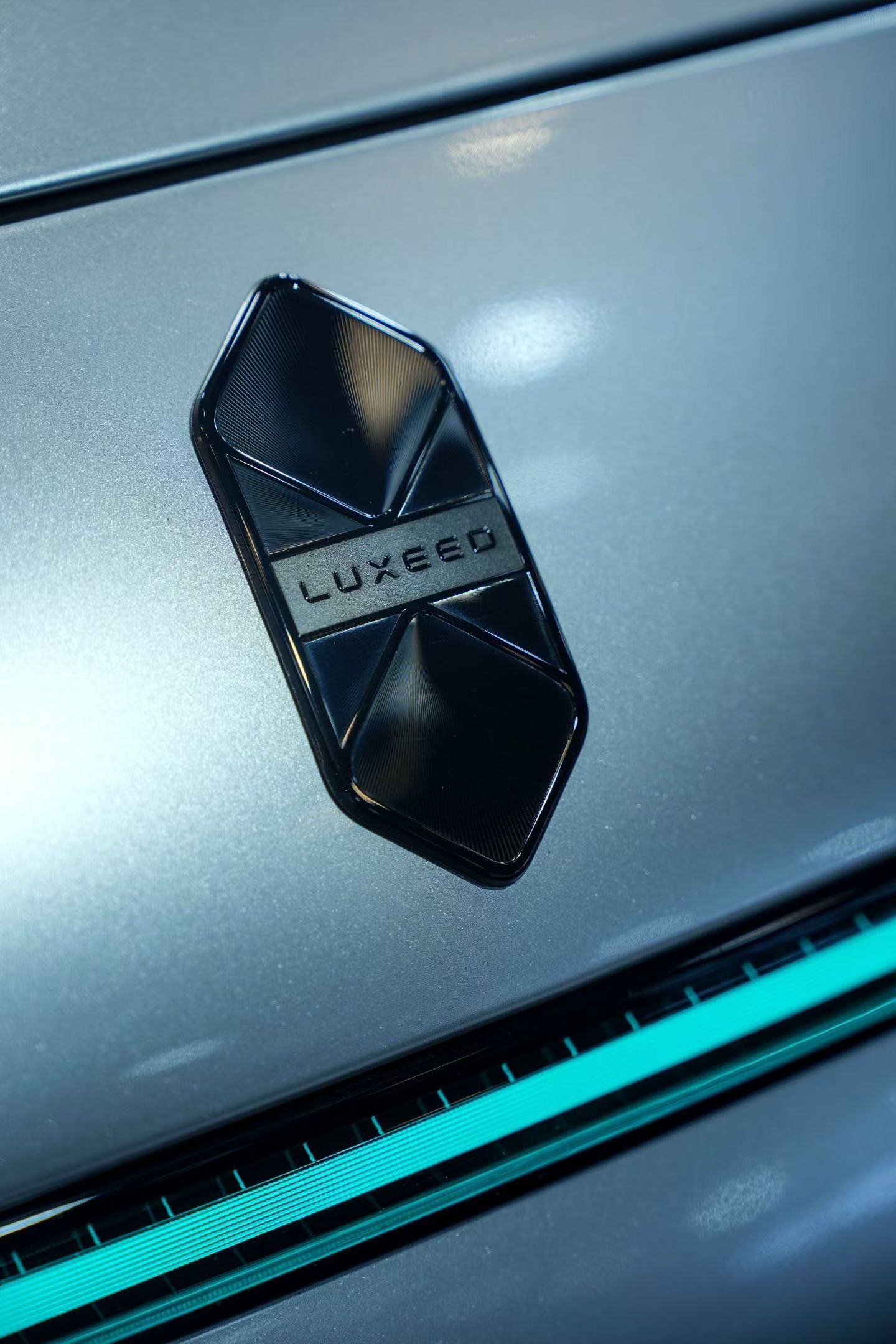 刚打卡完这场智界改装派对，后劲太大了🔥现场看到新S7和R7的潮改车，她们叫“原