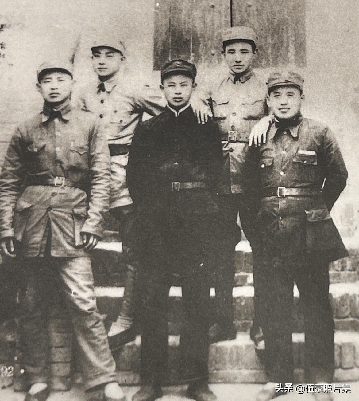 1939年，在山东省朝城县（今莘县）杨庄，八路军一二九师抗日先遣纵队司令员李聚奎