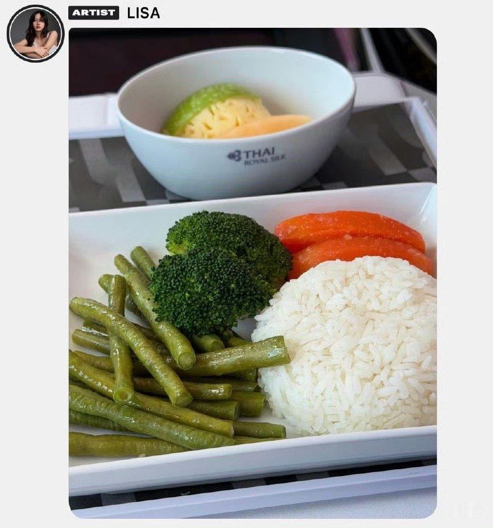 我要是天天像丽霞这么吃，直接嘎巴一下死饭桌了 