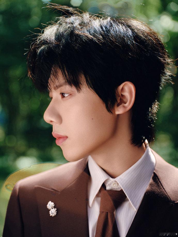 周奇说过了十五分钟就不想吃了周五晚高疯周奇也太懂了！过了十五分钟就不想吃，食欲来