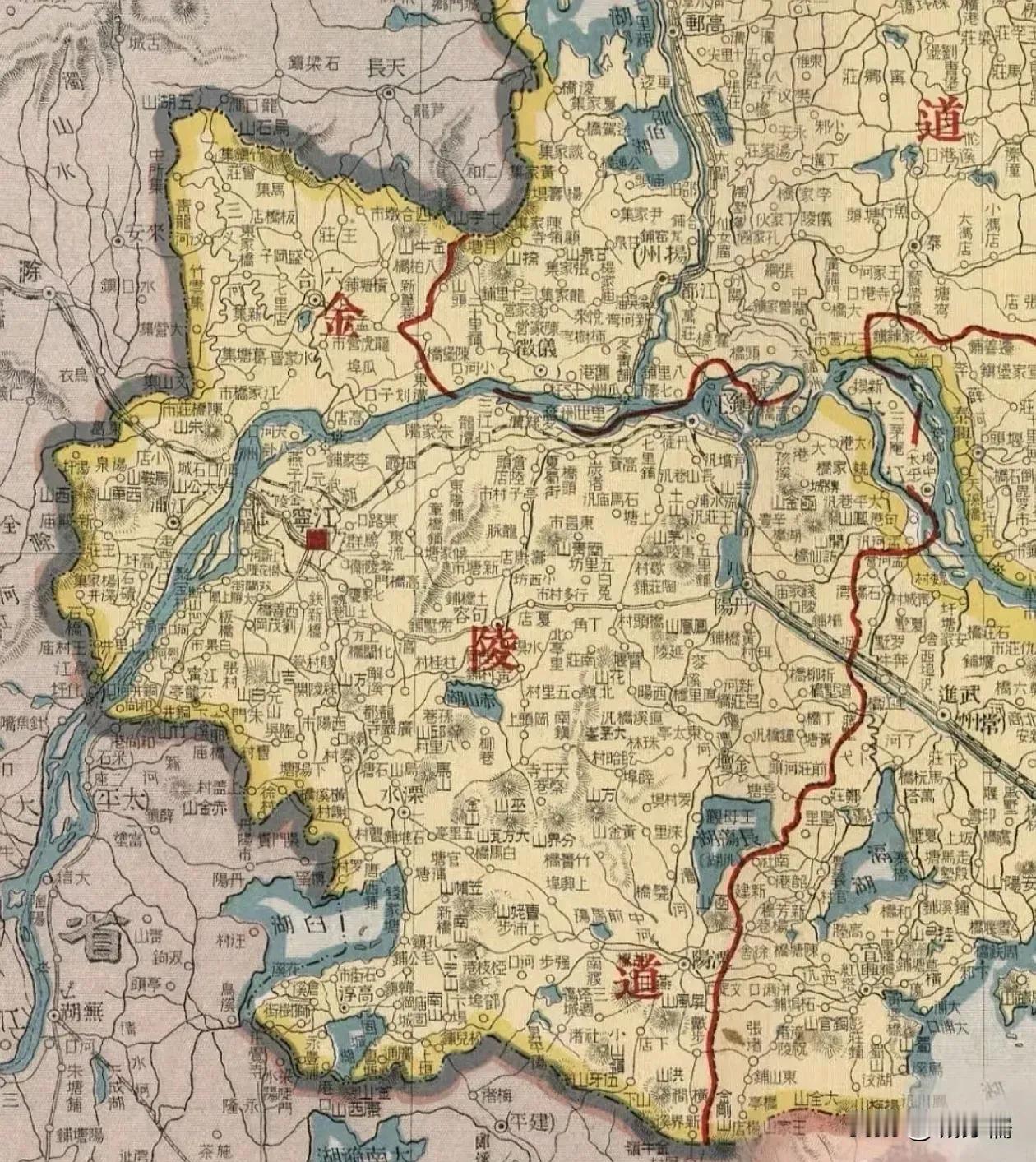 南京的目标是在2035年将常住人口增加到1300万，这似乎是一个相当高的目标。从