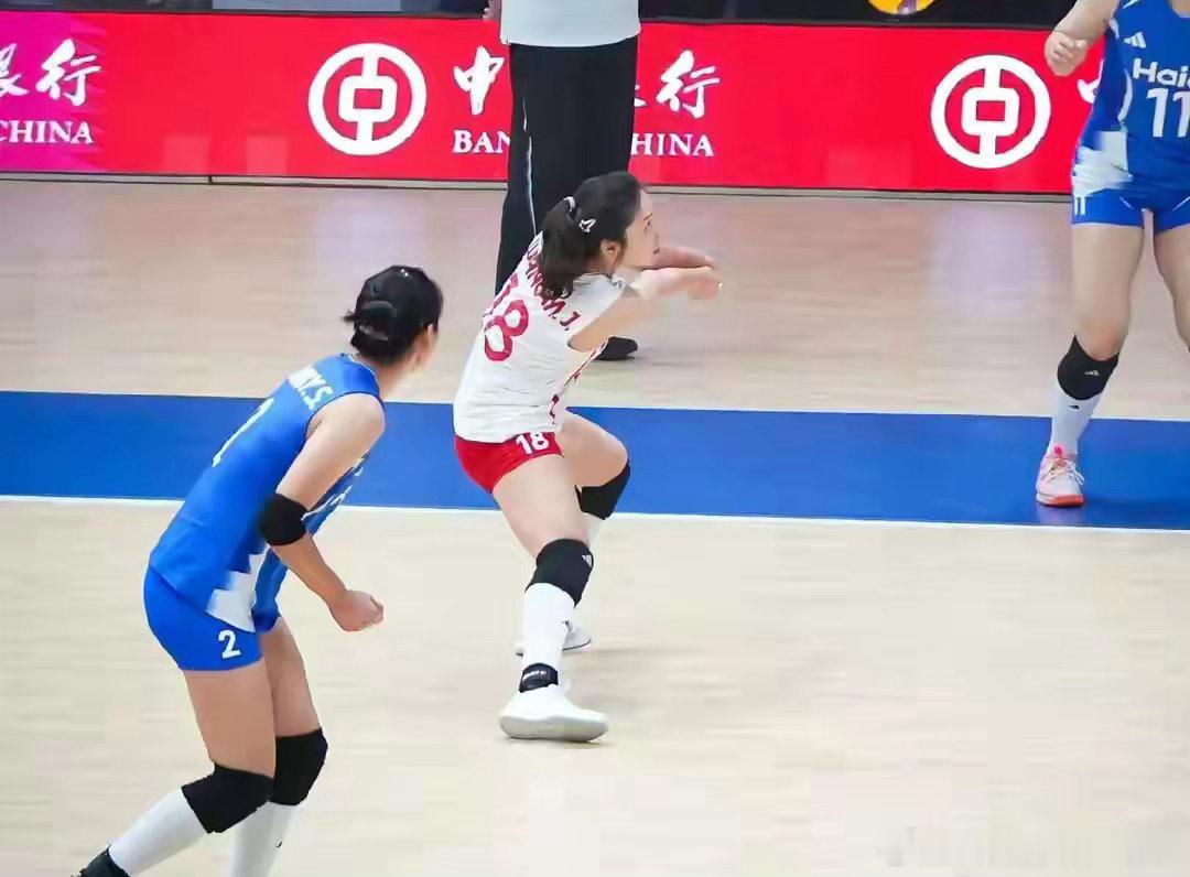 王梦洁加盟美国女排职业联赛中国女排自由人王梦洁确认加盟美国女排职业联赛，下赛季将