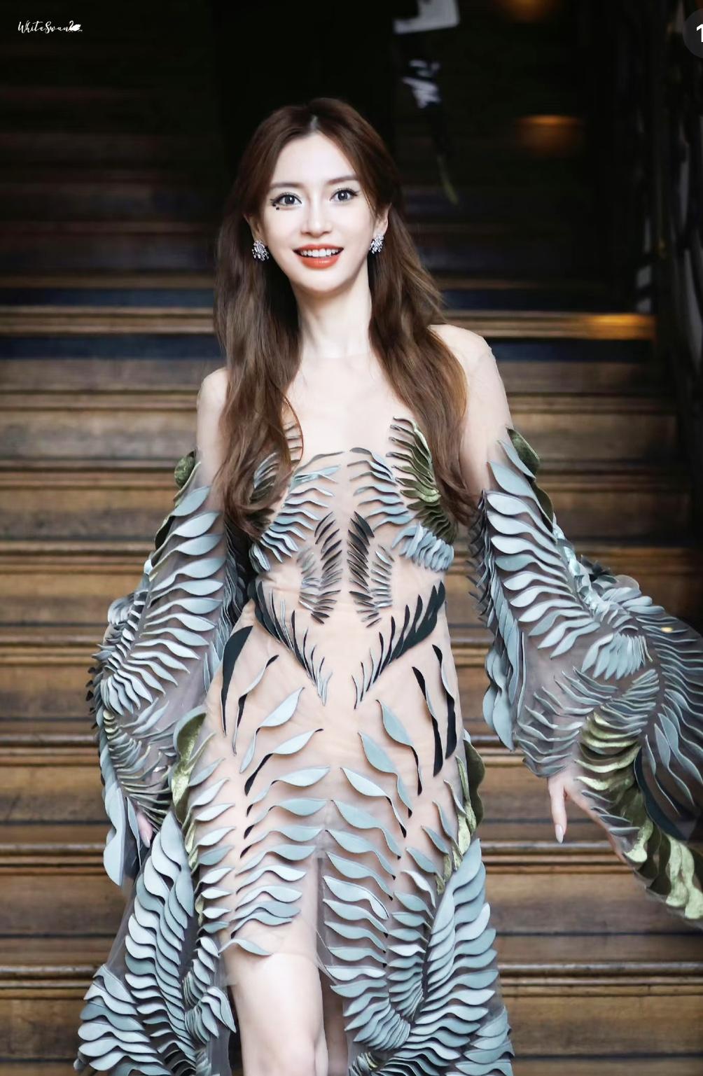 杨颖这辈子估计难进婚姻殿堂喽。可不是还惦记着黄晓明，也不是儿子小海绵不乐意，关键