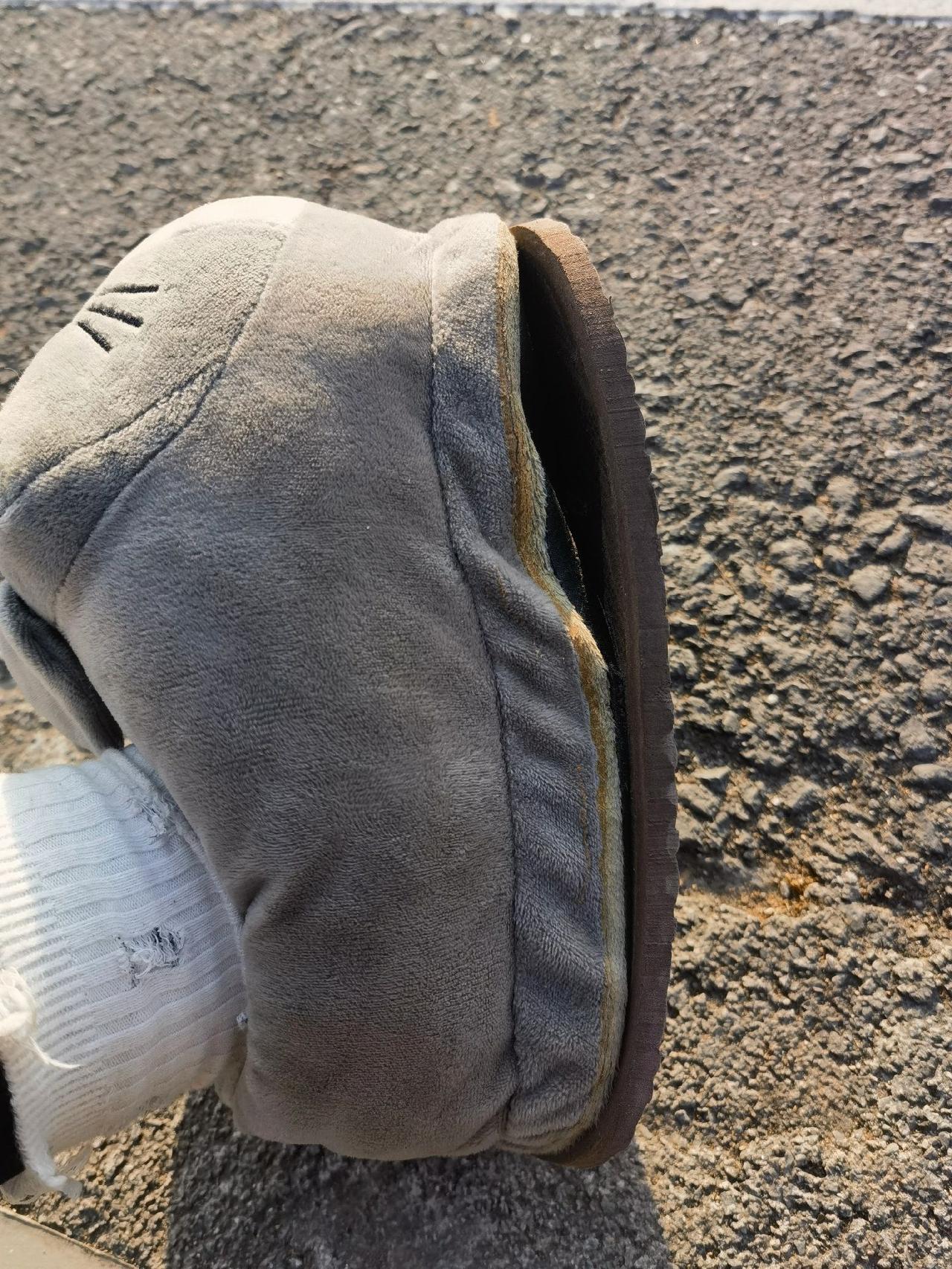 普通并不等于庸俗，在许许多多普普通通的事情中，应该表现出不平常的看法和做法来 —