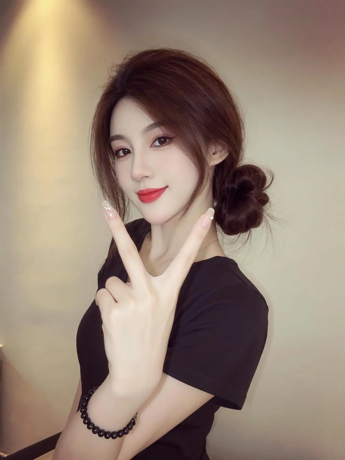 ai创作 全新ai写真 听说古早味头像又开始流行了