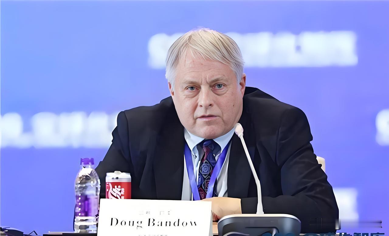 美国专家的警告令人惊诧，也发人深醒：不少美国政客对中国的印象竟然还停留在遥远的过