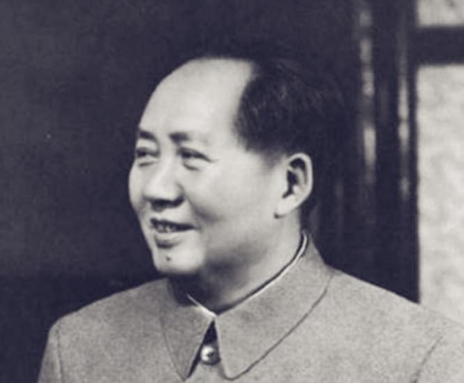 1949年毛主席赴苏访问途中，向警卫员李家骥关心地询问：你觉得我这个人平时如何呢