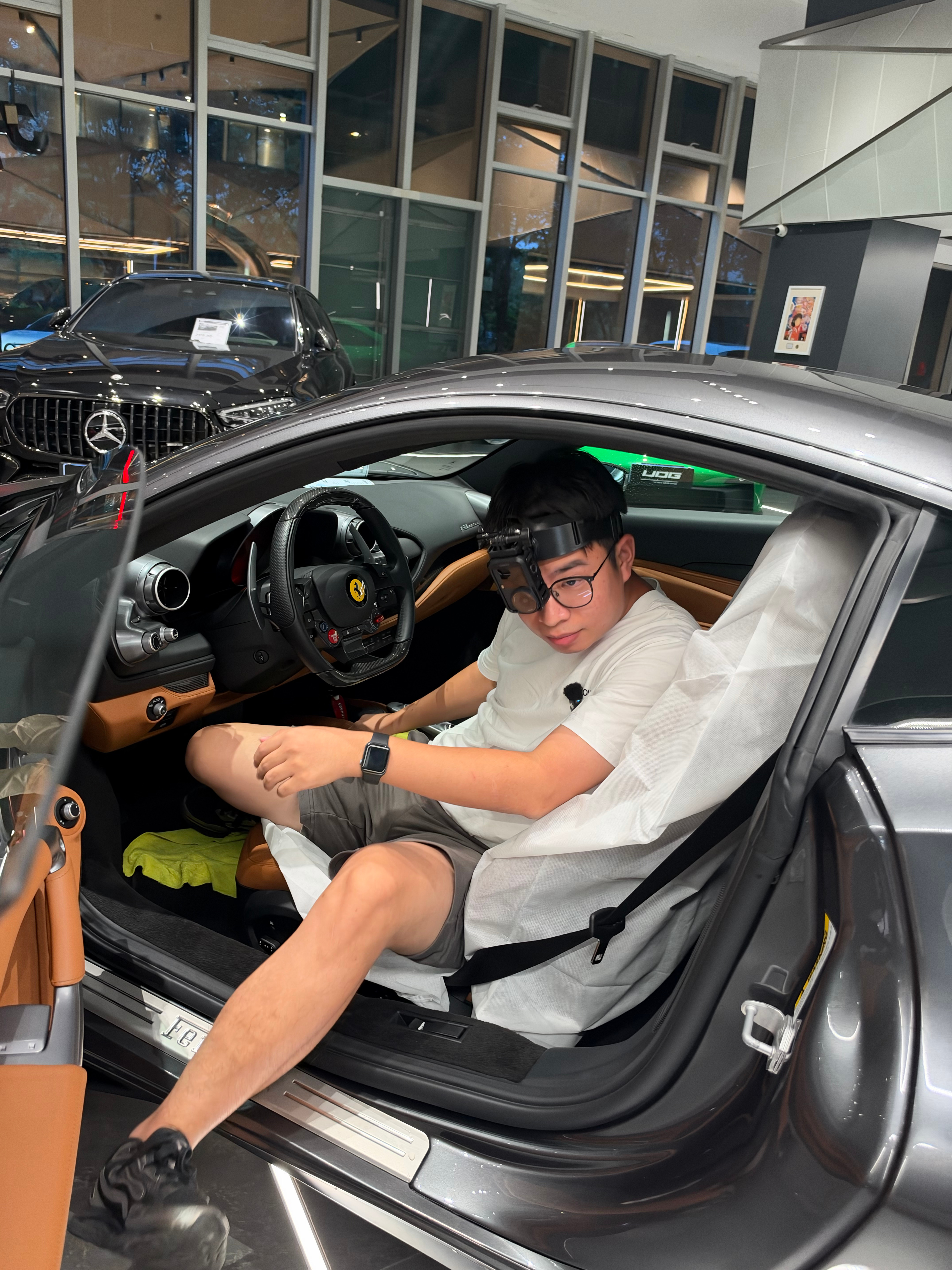 现在洗车店也很卷工作人员头上都涨摄像头了 ​​​