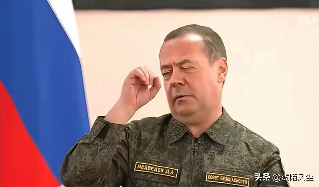 俄罗斯议会副主席梅德韦杰夫就美国以及伊朗发文表示，与伊朗的谈判只是个幌子，这一点