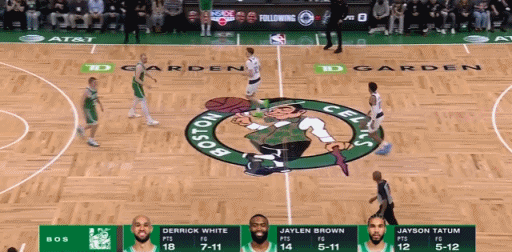 梦回巅峰！克莱近期三分真是神准！
在今天NBA常规赛独行侠对阵凯尔特人的第三节比