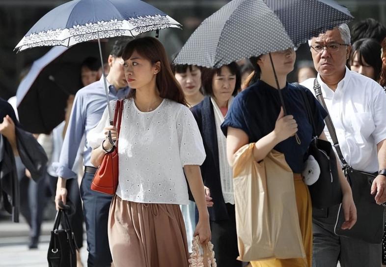 中日关系越紧张，为什么回国的中国人不少，却没见日本人大规模撤离中国，真相没那么简