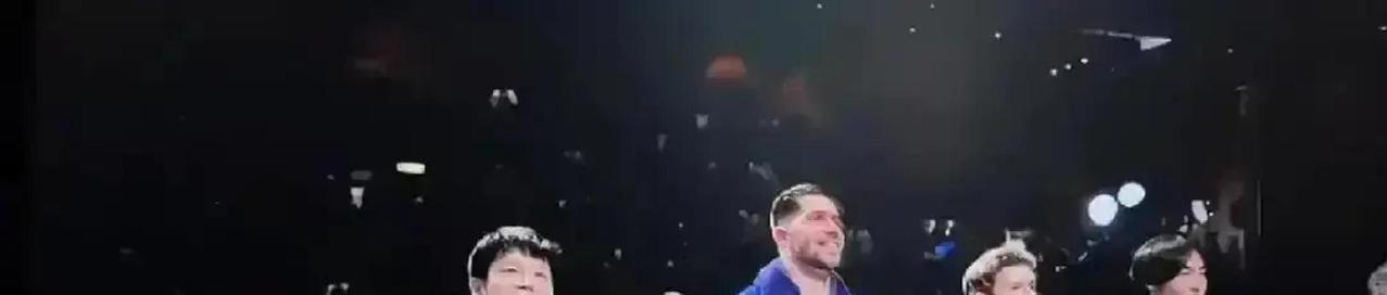 0-2落后=死刑？樊振东说NO！
 
第三局开始，他把球拍当刀使，一板比一板狠。