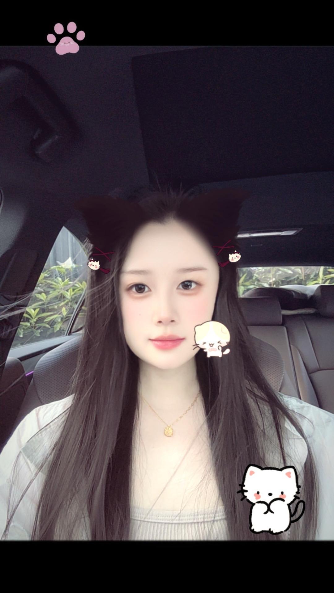 不喜欢主动的女人是男人难以驾驭的女人，她的骨子里有一种倔强，独立性很强...