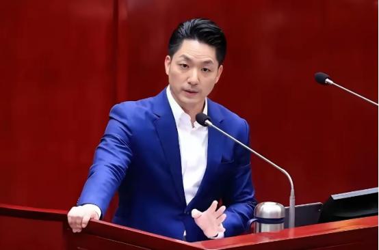 台湾地区恐怕要大洗牌！岛内正流传着一个几乎板上钉钉的预判：只要蒋万安在 2026