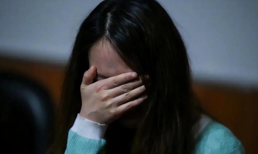 山东威海，19岁女孩在酒吧工作时，与21岁男子发生关系。2天后，女孩服用避孕药，