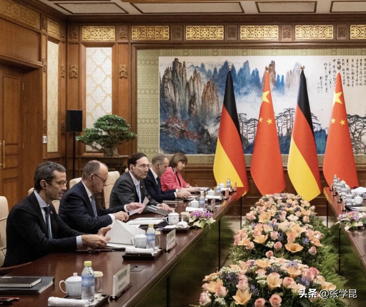 法新社报道：访华首日，德国总理默茨周三（2月25日）表示，中国将向欧洲飞机制造商