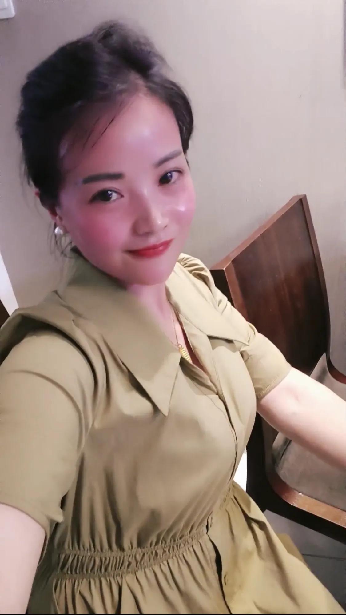 男人不泡妞，心里酸溜溜，女人不被泡，心里好烦躁。
有妞就泡，替天行道，有妞不泡，