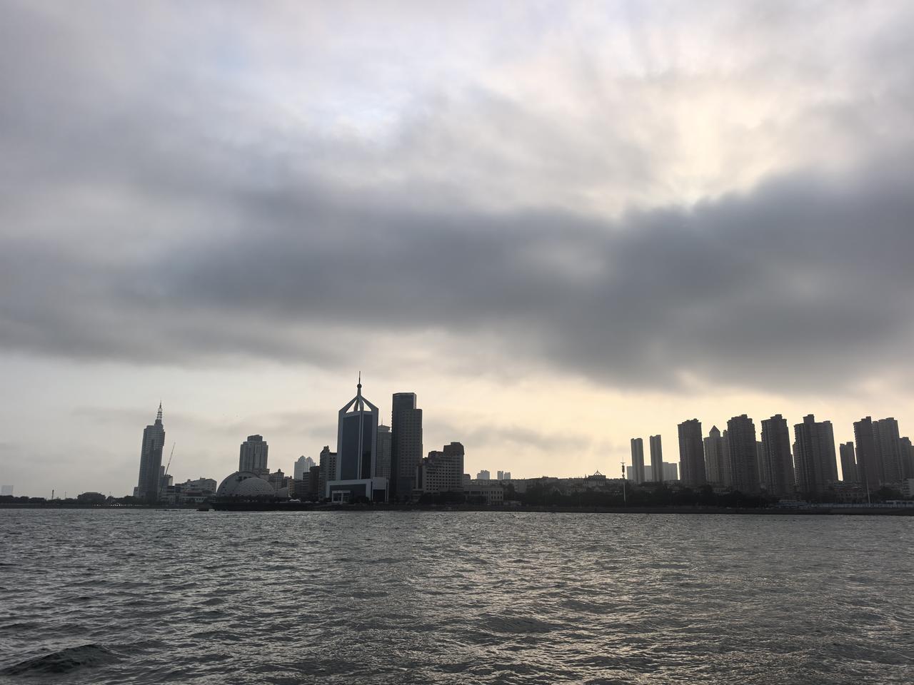 不亲自来青岛你不知道的五个真相！喜忧参半，帮你避坑。

1.住在西海岸，吃在市南