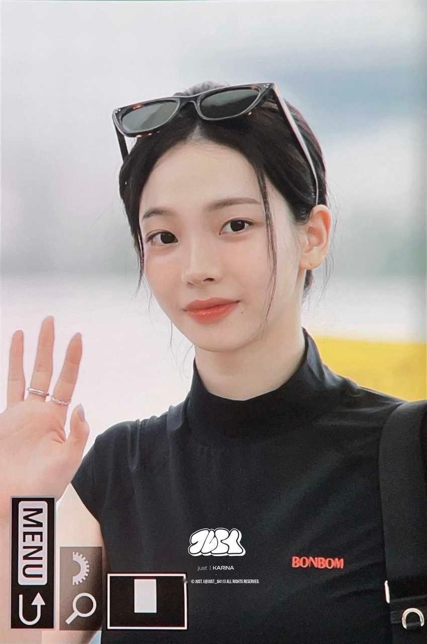 怎么看站姐一边卖周边赚米，一边给新女团开站子 ​​​