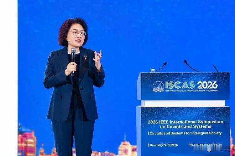 联合早报今天报道：“中国科技巨头华为星期一高调宣布在半导体技术取得新突破，预计五
