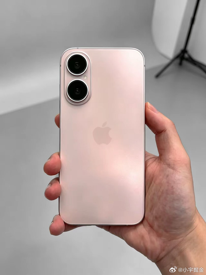 运存不够，iPhone18标准版或无缘部分功能。 近日有消息称，可能在2027年
