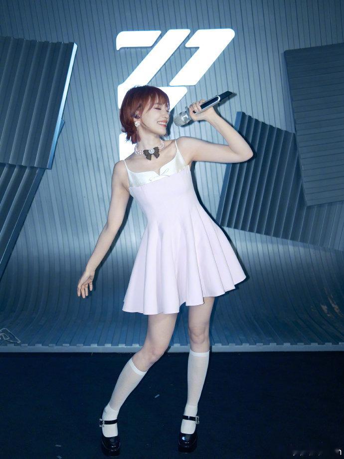 黄灿灿试图混过这个wave 黄灿灿虽然一开始想混过去，但最后还是靠努力征服了这个