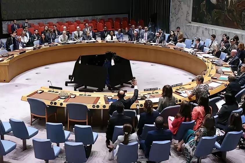 4月2日，巴林代表阿拉伯海湾国家联合会（海合会），在联合国安理会抛出重磅草案：拟