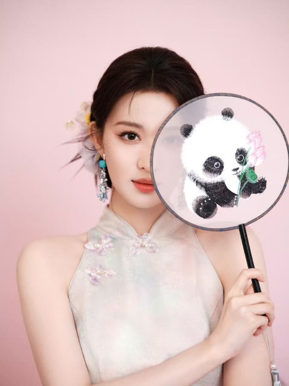 王楚然新中式旗袍造型王楚然新中式旗袍造型也太美了王楚然粉调国风大片