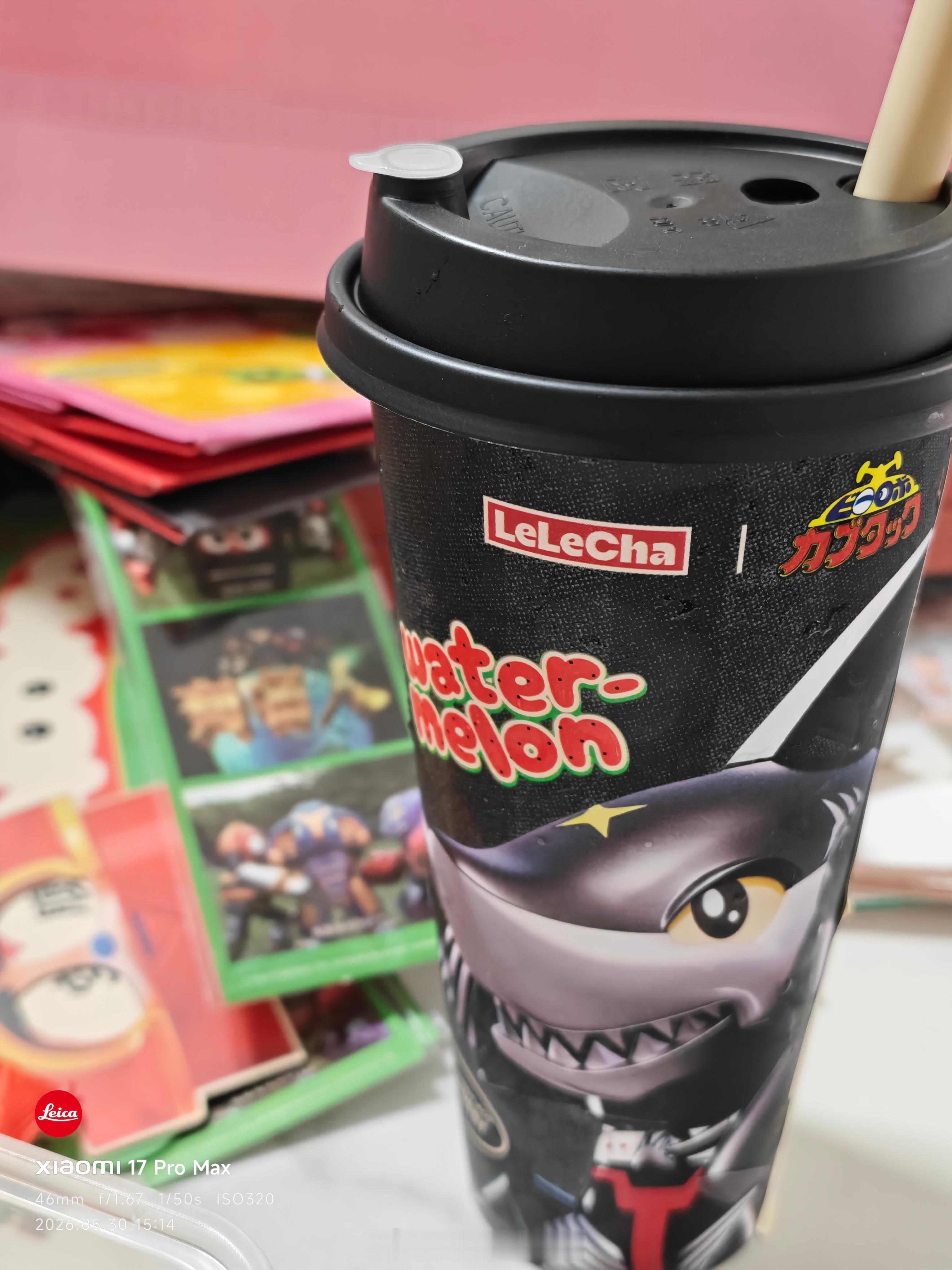 茶饮品牌也卷啊。以前乐乐茶多火啊，现在都有点落寞了。这两天看见现在乐乐茶和铁甲小