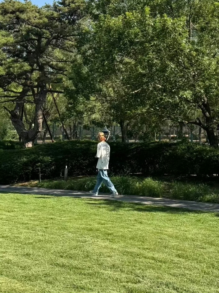 鹿晗明信片送达太喜欢这个爱分享的鹿晗以后要多拍啊想你阿鹿我们永远都在等你回归[可
