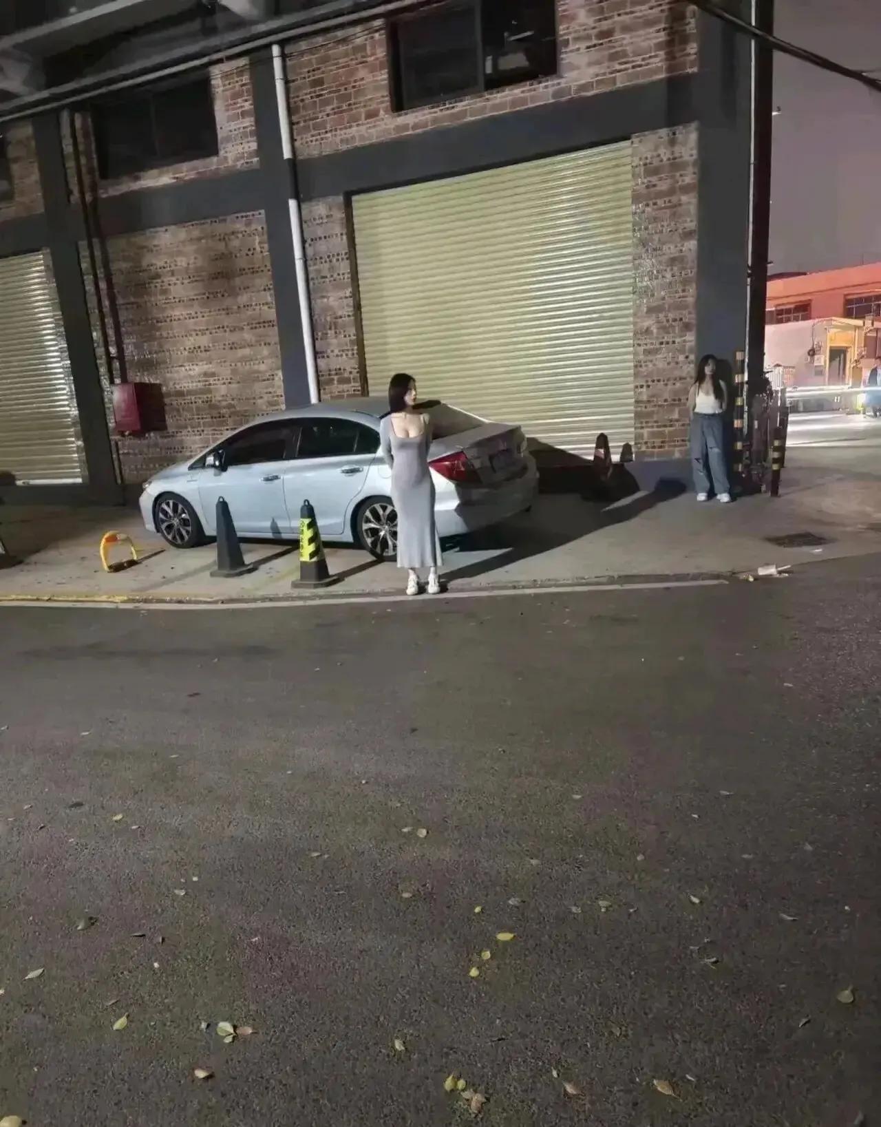 好哥们来了，出来买啤酒，要不要多买几罐呢？