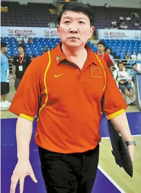 那两个抹黑宫鲁鸣的网民已经被刑拘了，自从女篮亚洲杯失利后，网上就出现了大量谩骂主