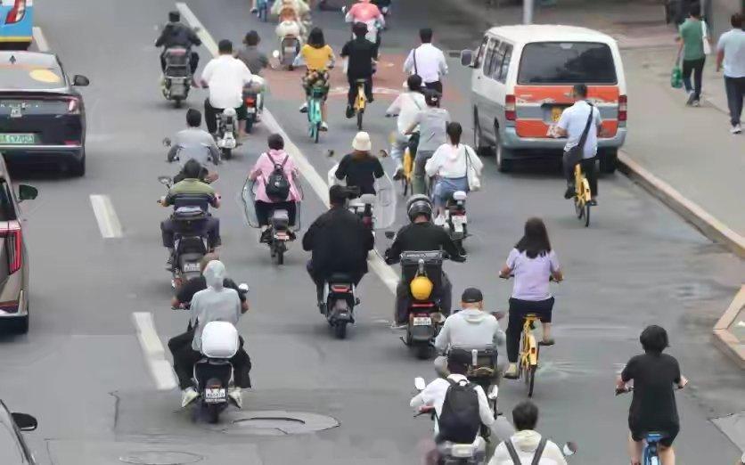 上海电动车出现闭店潮三年一次新国标，一个长期使用的产品，标准更新的比快消品还快。