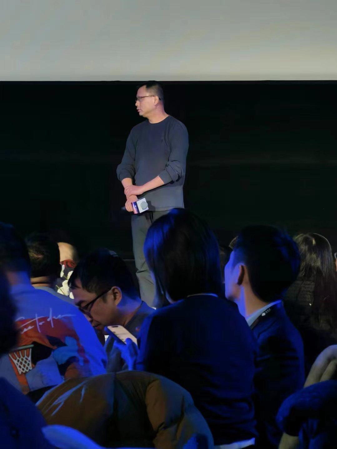 苏菁昨天回答了地平线HSD今年的目标1、一段式端到端的类人性做上去2、整车紧急接