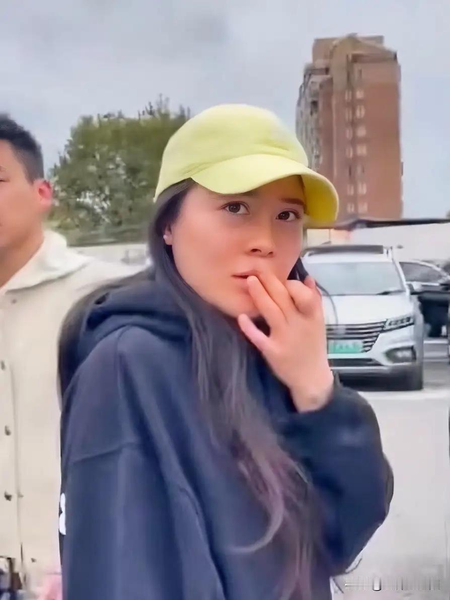 有个事我一直不敢说，
小三王文洁如今的困境，
其实都是她“贪心”惹的祸。

王文