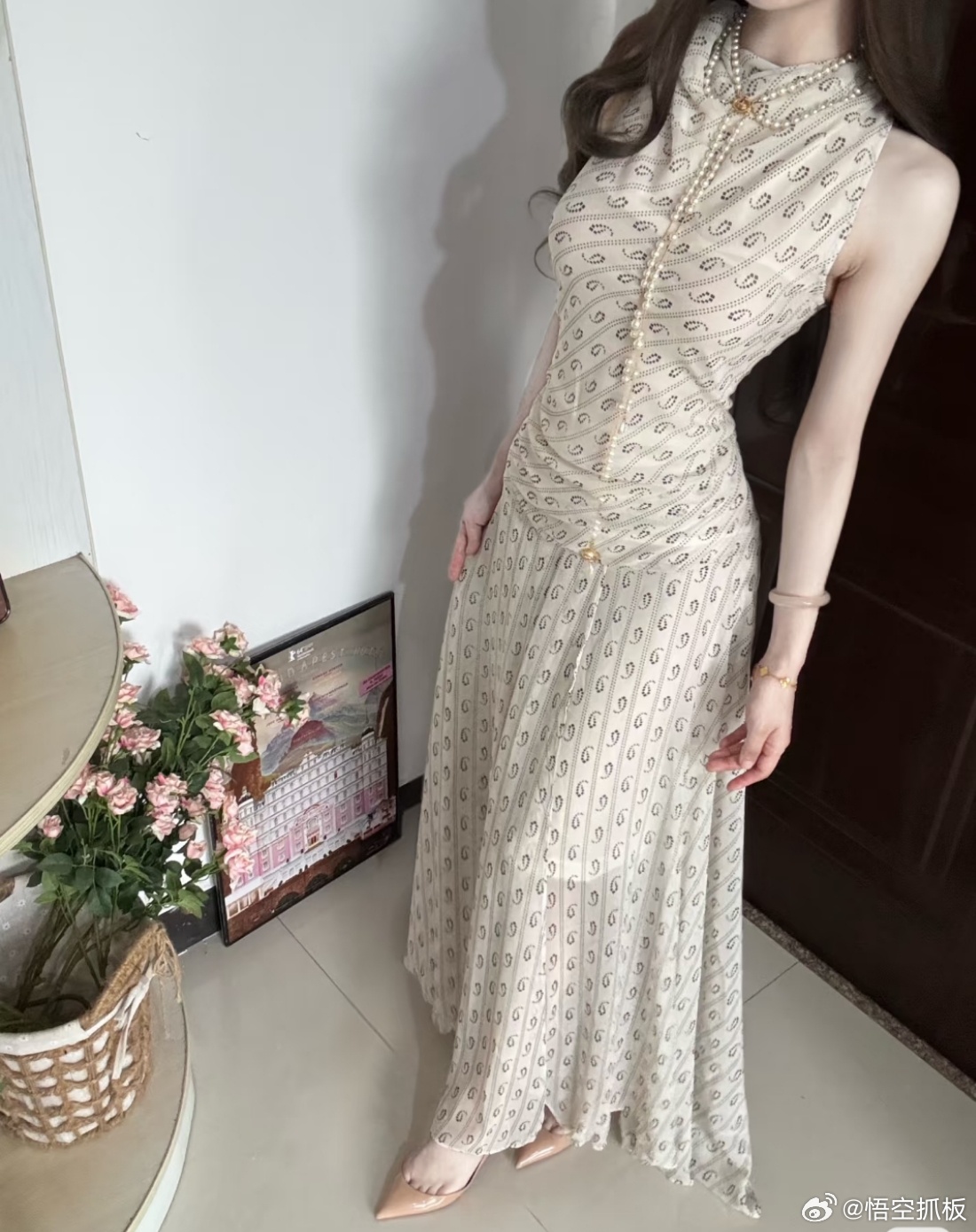 今日盘面核心逻辑仍由外围预期主导。早盘关键变量来自黄毛讲话，此前两天美股、日韩股