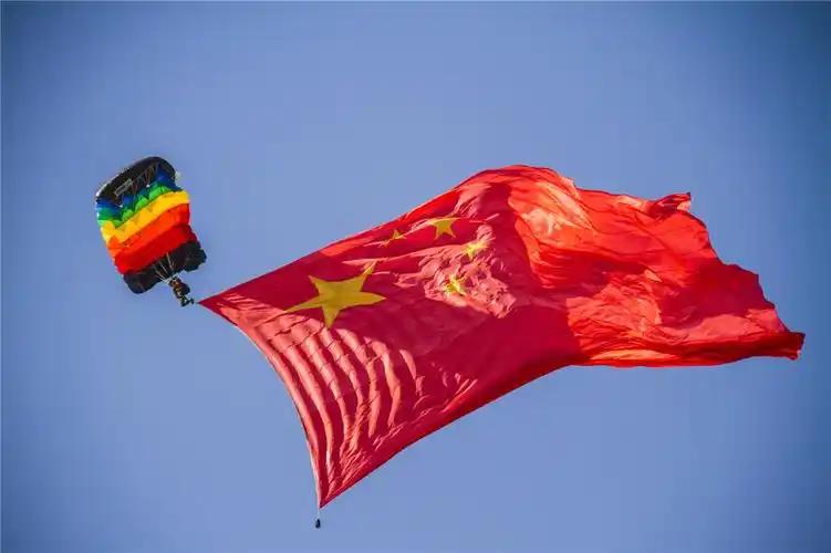 很多人没有意识到，现在中国最大的难题，已经不是美国怎么卡我们脖子，也不是日本、台
