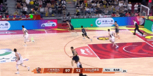 被杜润旺连续溜底线上空篮，吉林男篮真要好好检讨一下自己的内线防守。广东男篮vs吉