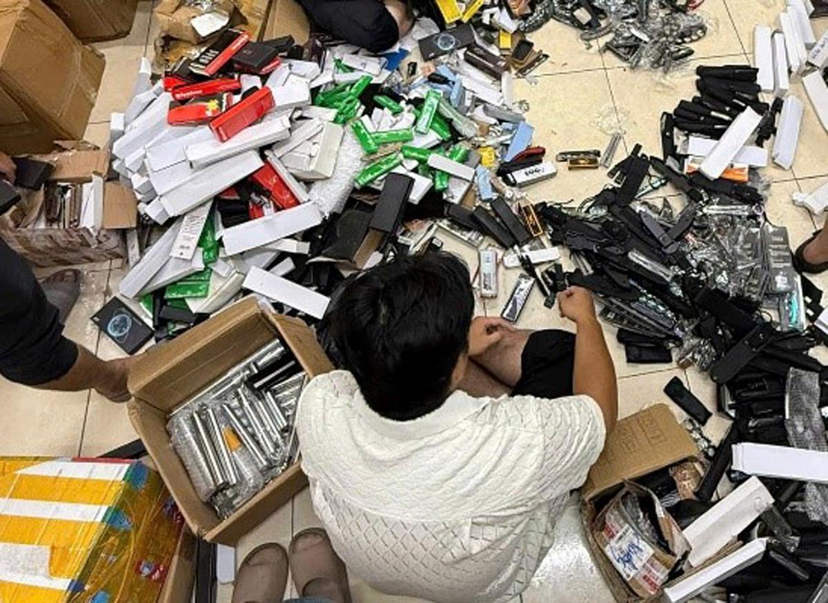 25年9月7日，越南河内网警打掉了一个网上出售武器的网站