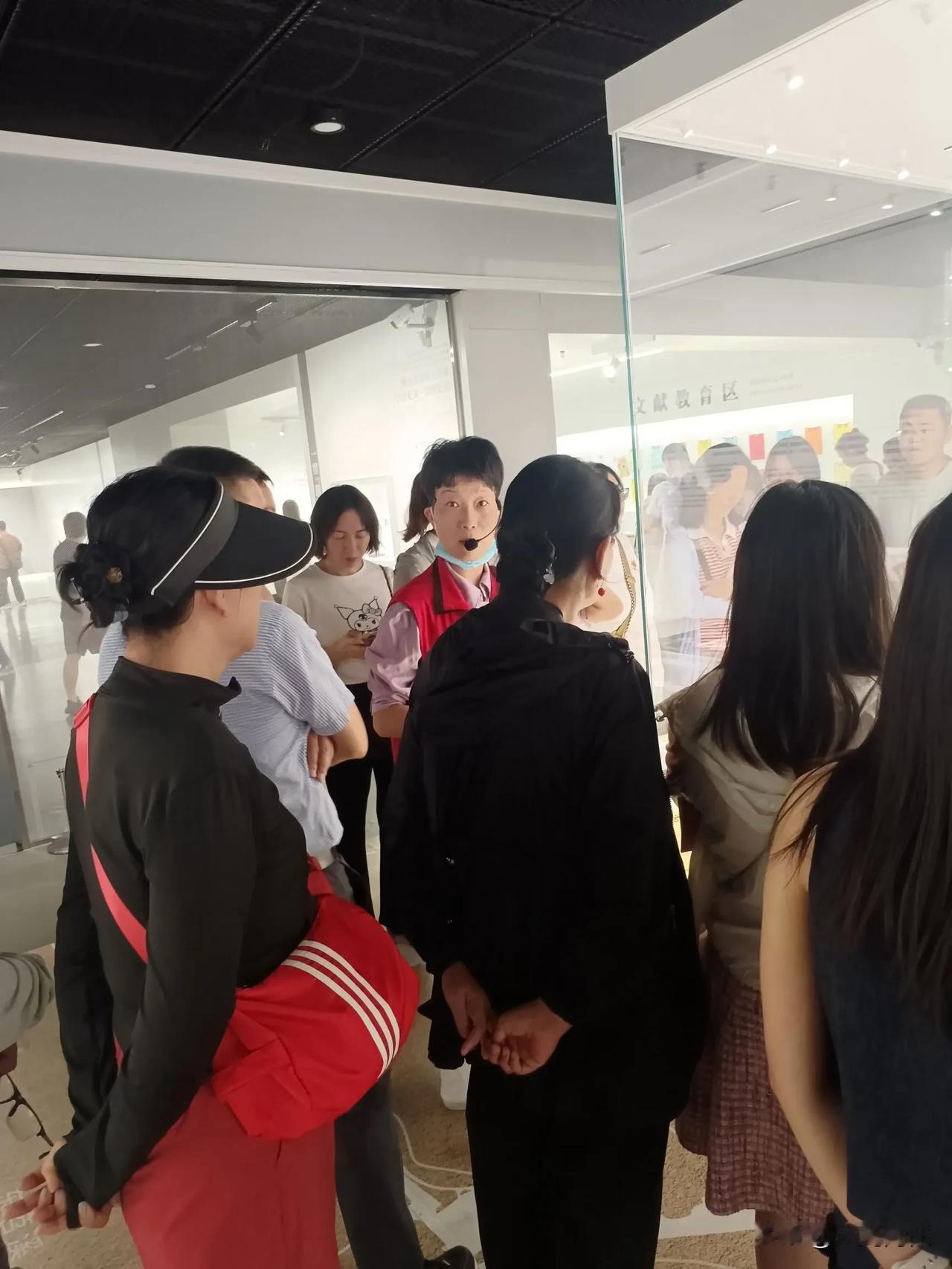 凡人闲聊！“冒风险能挣钱，冒大风险能发大财”！你怎么看吗？
   先来看一个世界